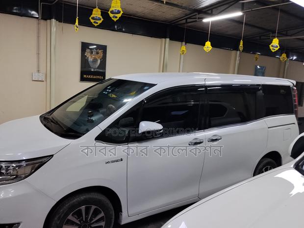 Toyota Esquire push start 2017