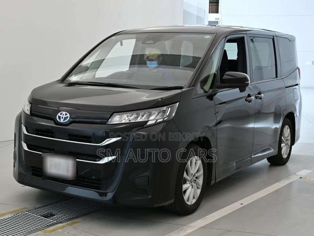 Toyota Noah Hybrid G Black New 2022
