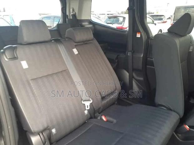 Toyota Noah Hybrid G Black New 2022
