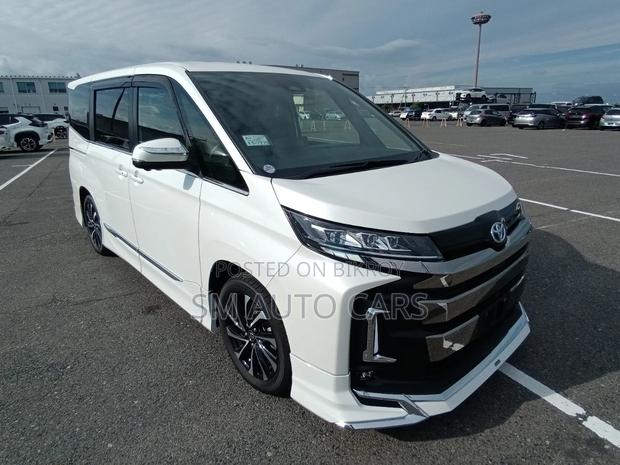 Toyota Noah Hybrid SZ Pearl New 2022