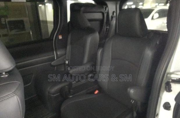 Toyota Noah Hybrid SZ Pearl New 2022