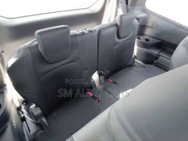 Toyota Noah Hybrid SZ Pearl New 2022