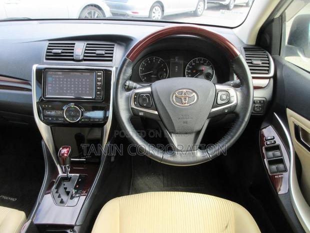 Toyota Premio F-EX 4.5 2020