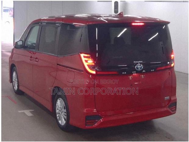 Toyota Noah Hybrid S-G 2023