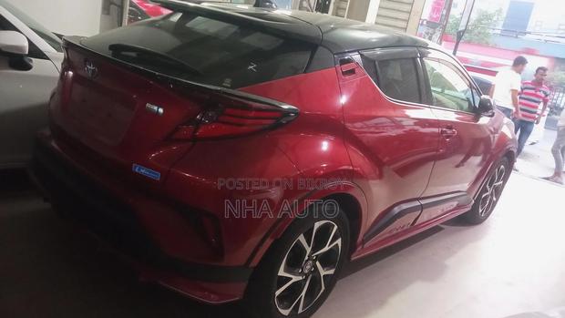 Toyota C-HR G-LED/ 2 ton 2021