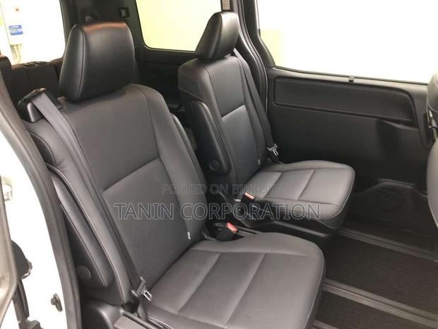 Toyota Esquire Hybrid GI 2020