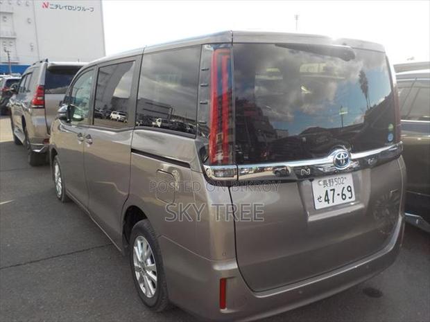 Toyota Noah G Package 2021