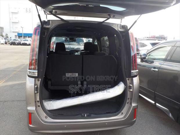 Toyota Noah G Package 2021