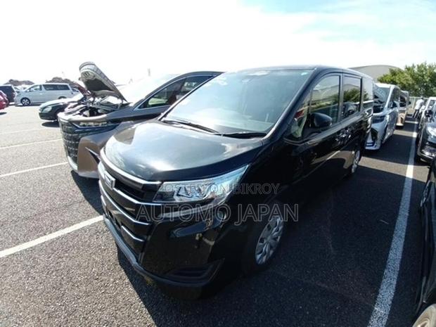 Toyota Noah X 2021