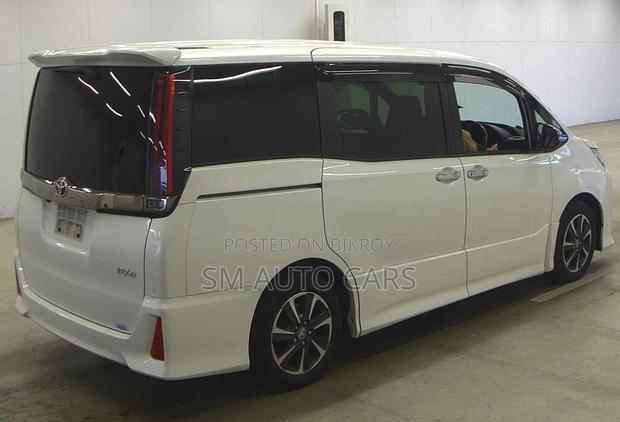 Toyota Noah Non Hybrid WXB Pearl 2021