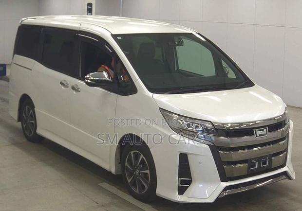 Toyota Noah Non Hybrid WXB Pearl 2021