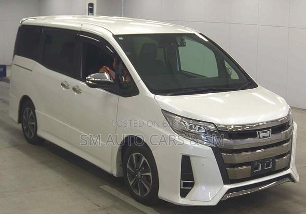 Toyota Noah Non Hybrid WXB Pearl 2021