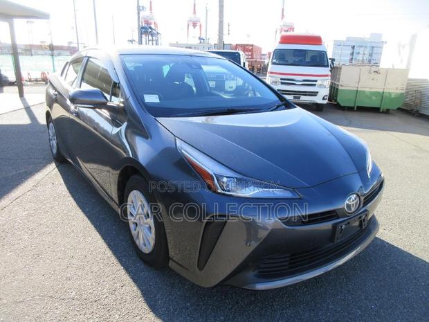 Toyota Prius S 2021