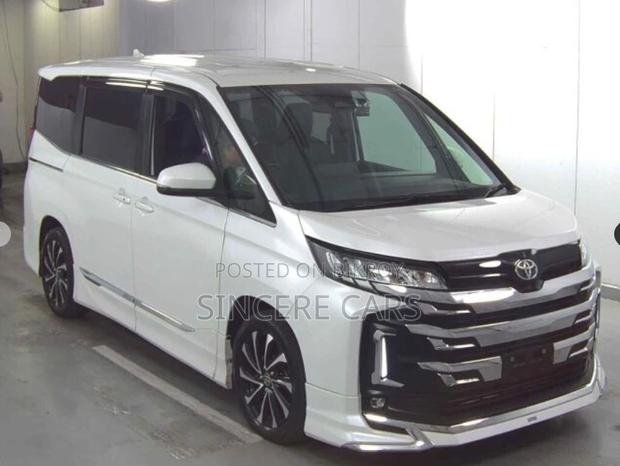 Toyota Noah S-Z PKG NON-HYB 4.5 2022