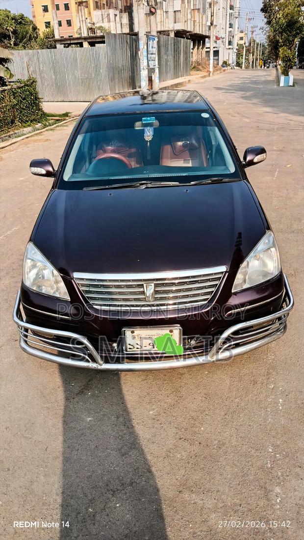 Toyota Premio . 2004