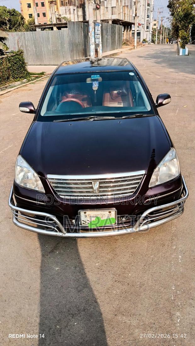Toyota Premio . 2004