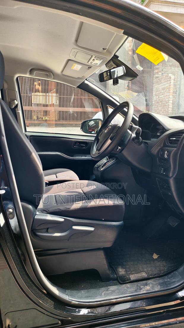 Toyota Noah x package 2021