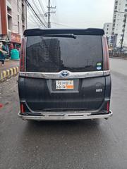 Toyota Noah push start hybrid 2017 for sale