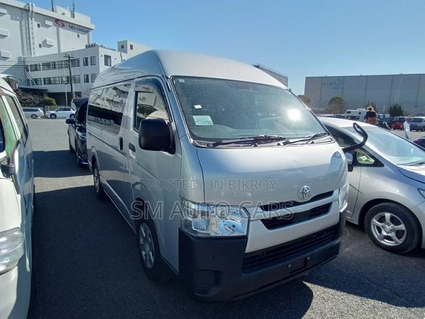 Toyota Hiace Ambulance DX Highrof 2021