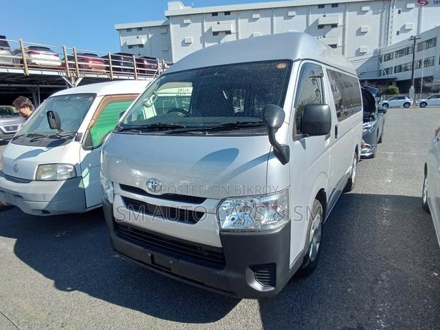 Toyota Hiace Ambulance DX Highrof 2021