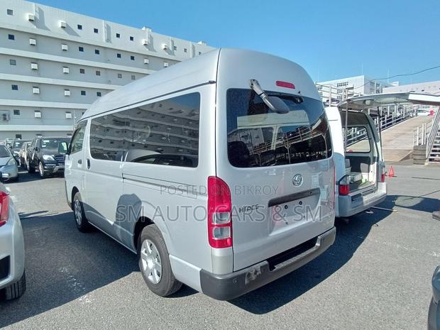 Toyota Hiace Ambulance DX Highrof 2021