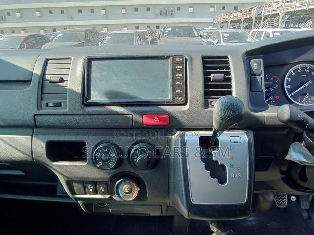 Toyota Hiace Ambulance DX Highrof 2021