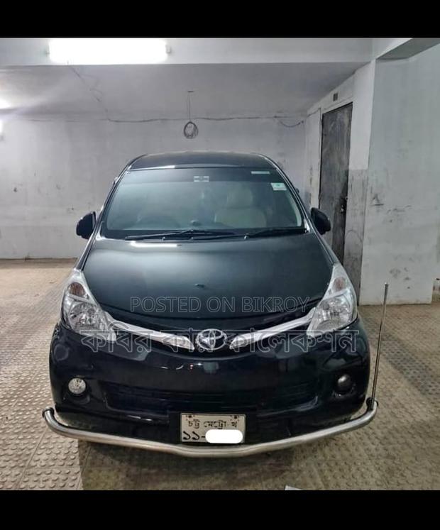 Toyota Avanza black 2012