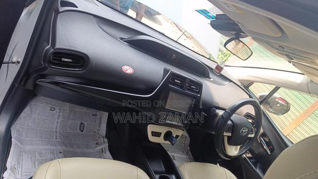 Toyota Prius 2016 Silver