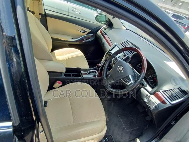 Toyota Premio 2021