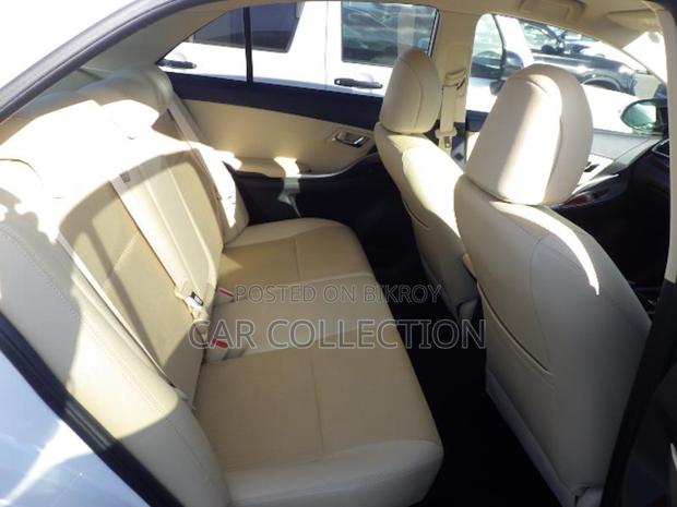 Toyota Premio 2021