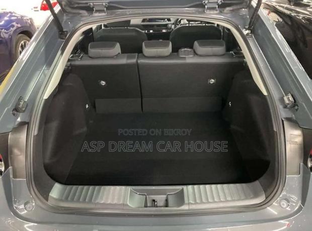 Toyota Prius U Hybrid New Shape 2023