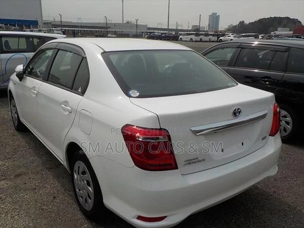 Toyota Axio Hybrid EX White 2021