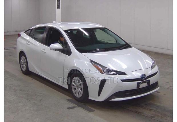 Toyota Prius S PKG 4 PEARL 2021