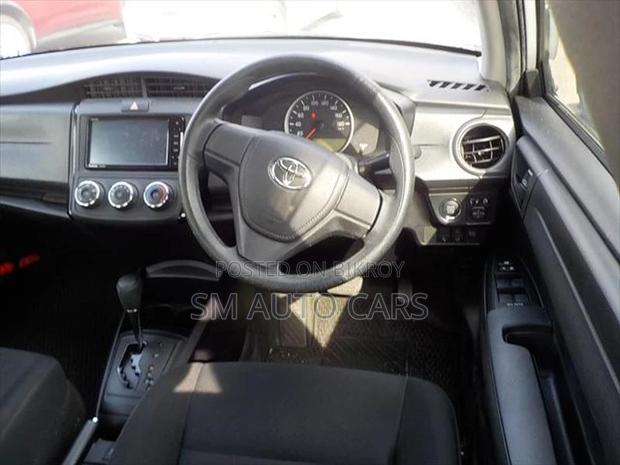 Toyota Axio Non Hybrid EX White 2021