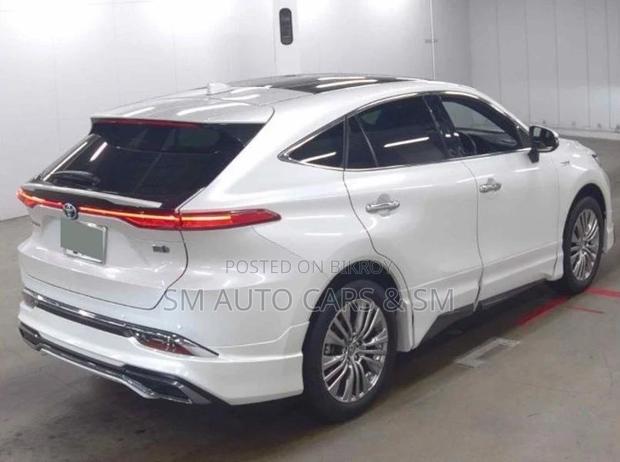 Toyota Harrier Hybrid Z Pearl 2021