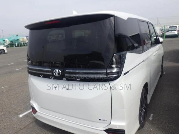 Toyota Voxy Hybrid SZ Pearl New 2026