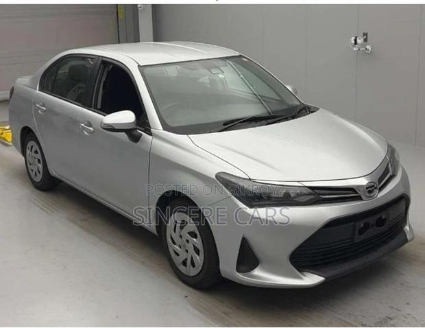Toyota Axio 2022 Silver