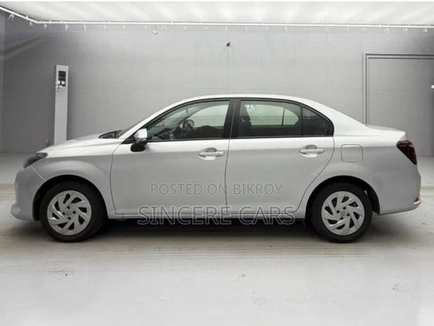 Toyota Axio 2022 Silver