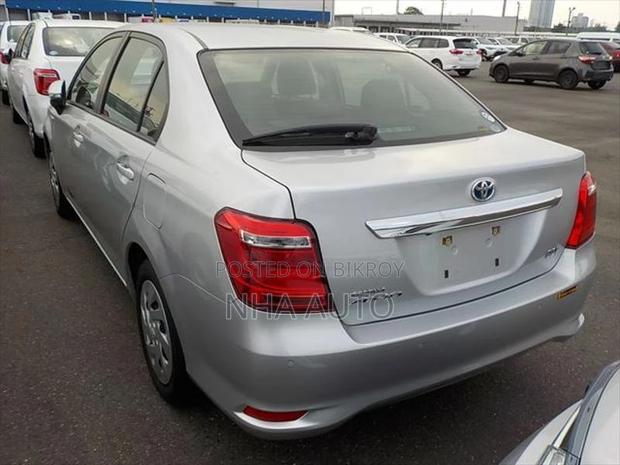 Toyota Axio HYBRID EX PKG 2020