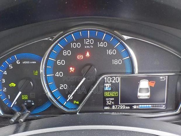 Toyota Axio HYBRID EX PKG 2020