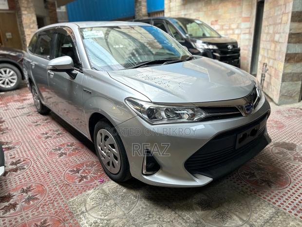 Toyota Corolla Fielder 1.5 Hybrid FWD 2020 Silver