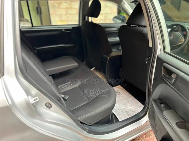 Toyota Corolla Fielder 1.5 Hybrid FWD 2020 Silver