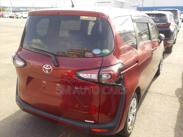 Toyota Sienta Non Hybrid G Red 2021