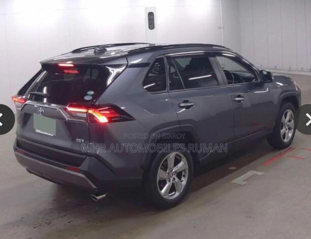 Toyota RAV4 G ADVANCE PACKAGE. 2020