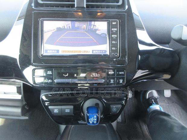 Toyota Prius S 2021
