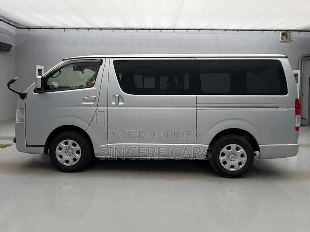 Toyota Hiace SUPER GL KEY START 2020
