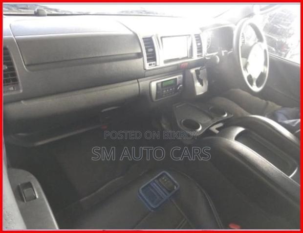 Toyota Hiace Super GL Pearl 2022
