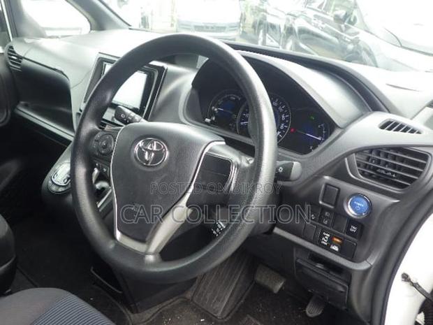 Toyota Noah X packeg 2020