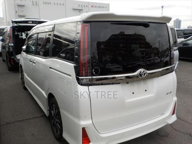 Toyota Noah W X B I 2020