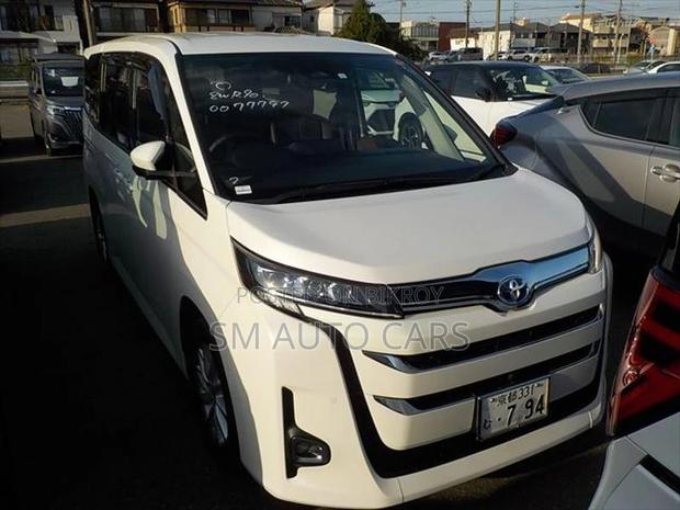 Toyota Noah Hybrid Z Pearl New 2023